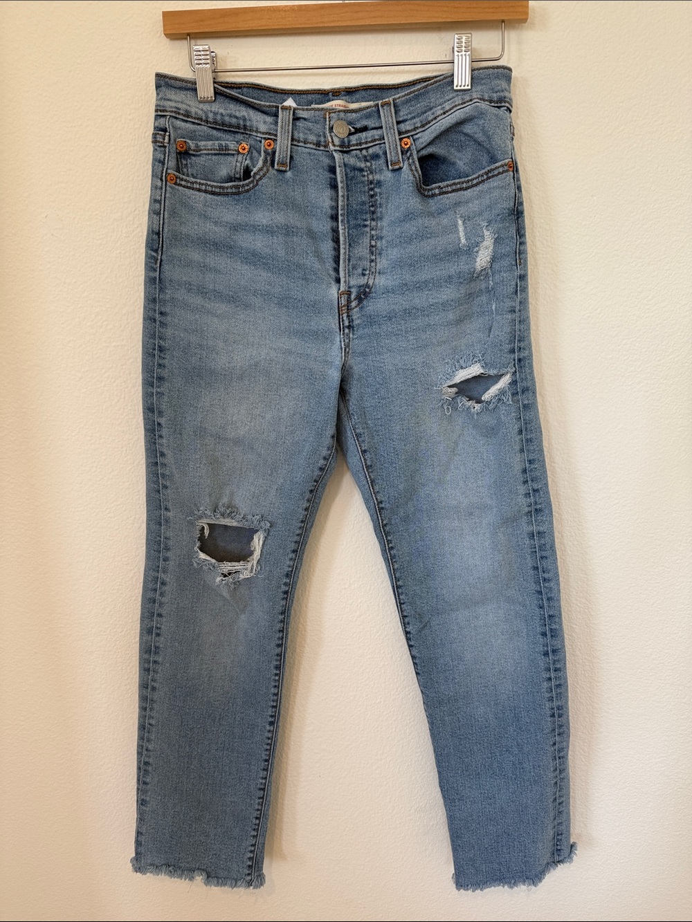 Levi's Wedgie straight Light Blue Straight Leg Distressed Jeans 28